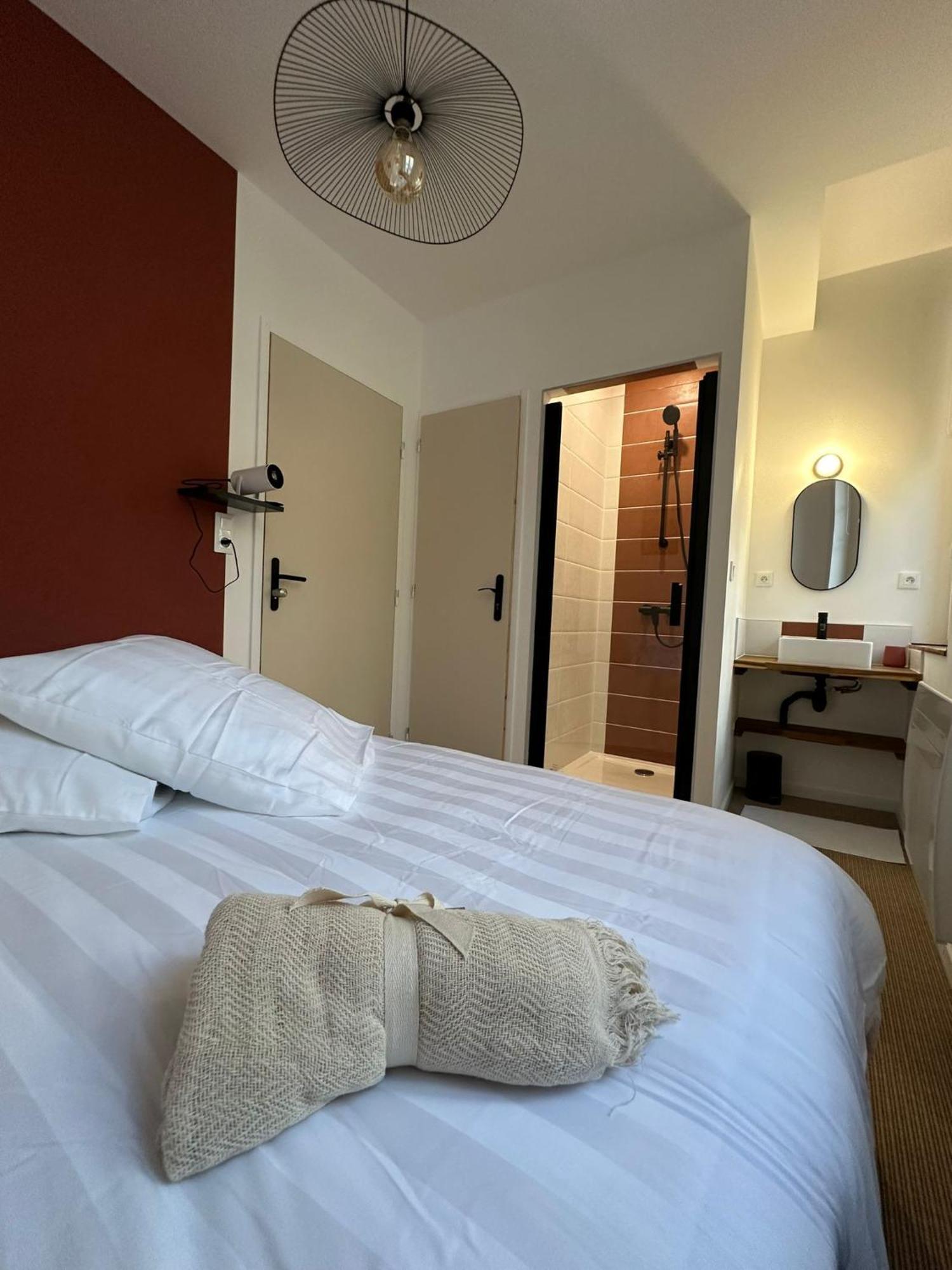 Maison Des Ambans Chambres D'Hotes Hypercentre 200M De La Gare Et Petit Dejeuner Inclus อาฌ็อง ภายนอก รูปภาพ