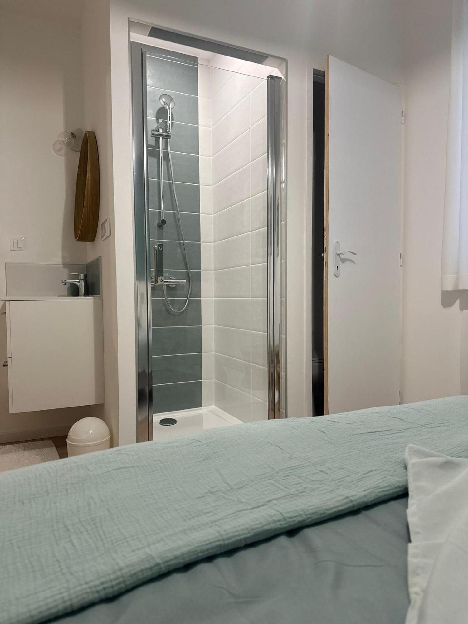 Maison Des Ambans Chambres D'Hotes Hypercentre 200M De La Gare Et Petit Dejeuner Inclus อาฌ็อง ภายนอก รูปภาพ